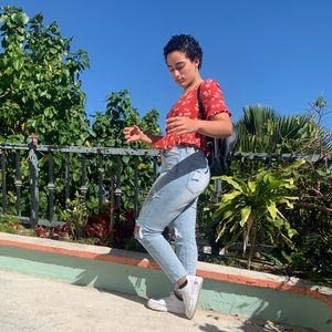 Meet your Posher, Desiree